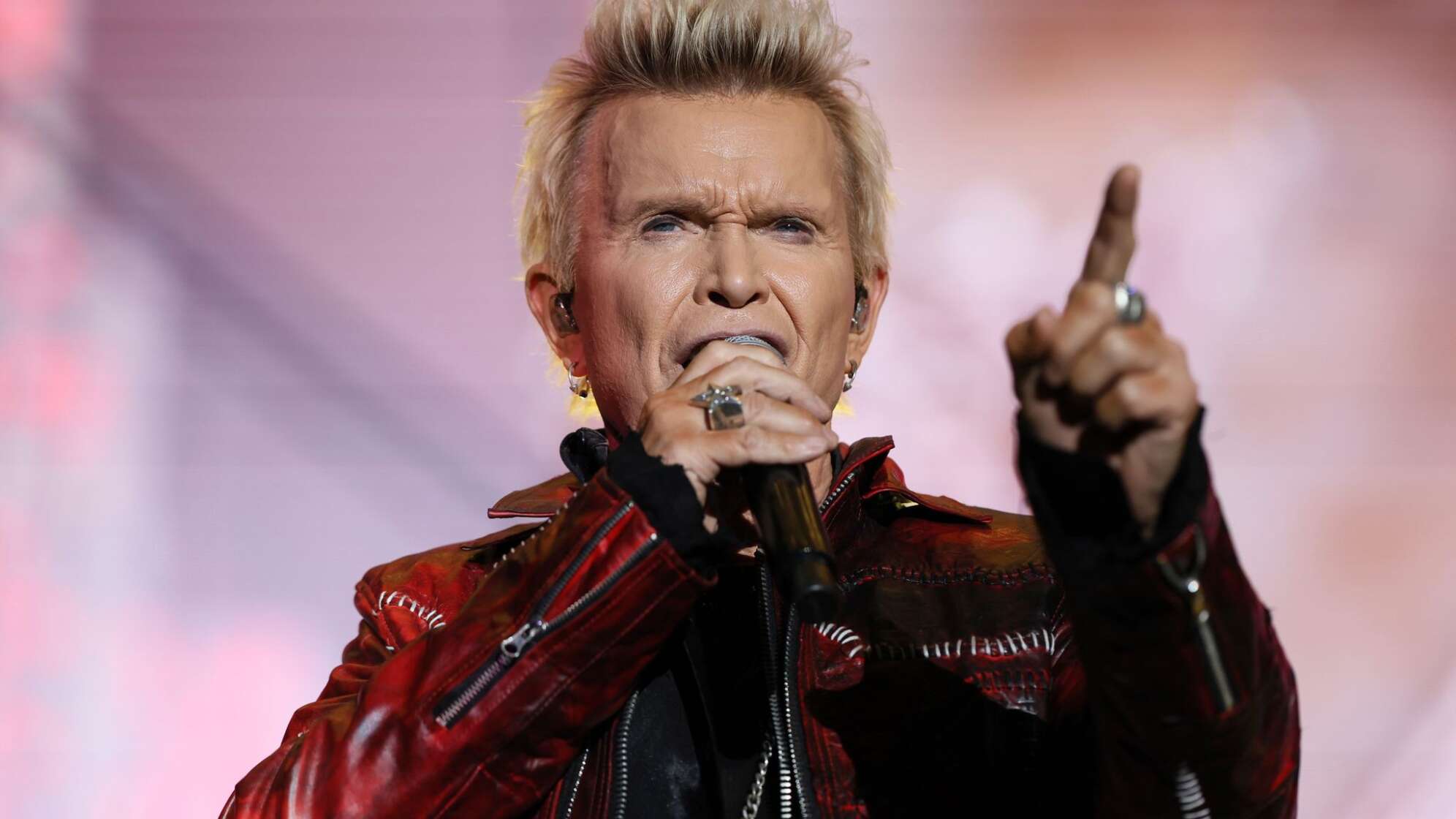 Träume, Exzesse und Enttäuschungen: Billy Idol blickt zurück