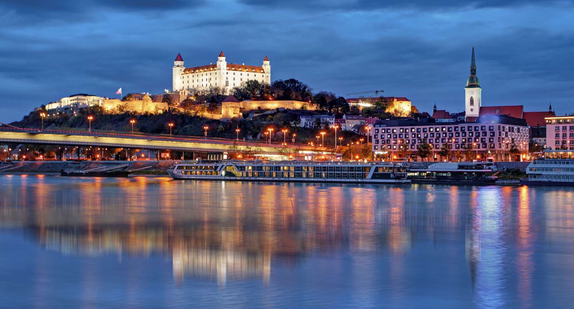 Bratislava bei Nacht
