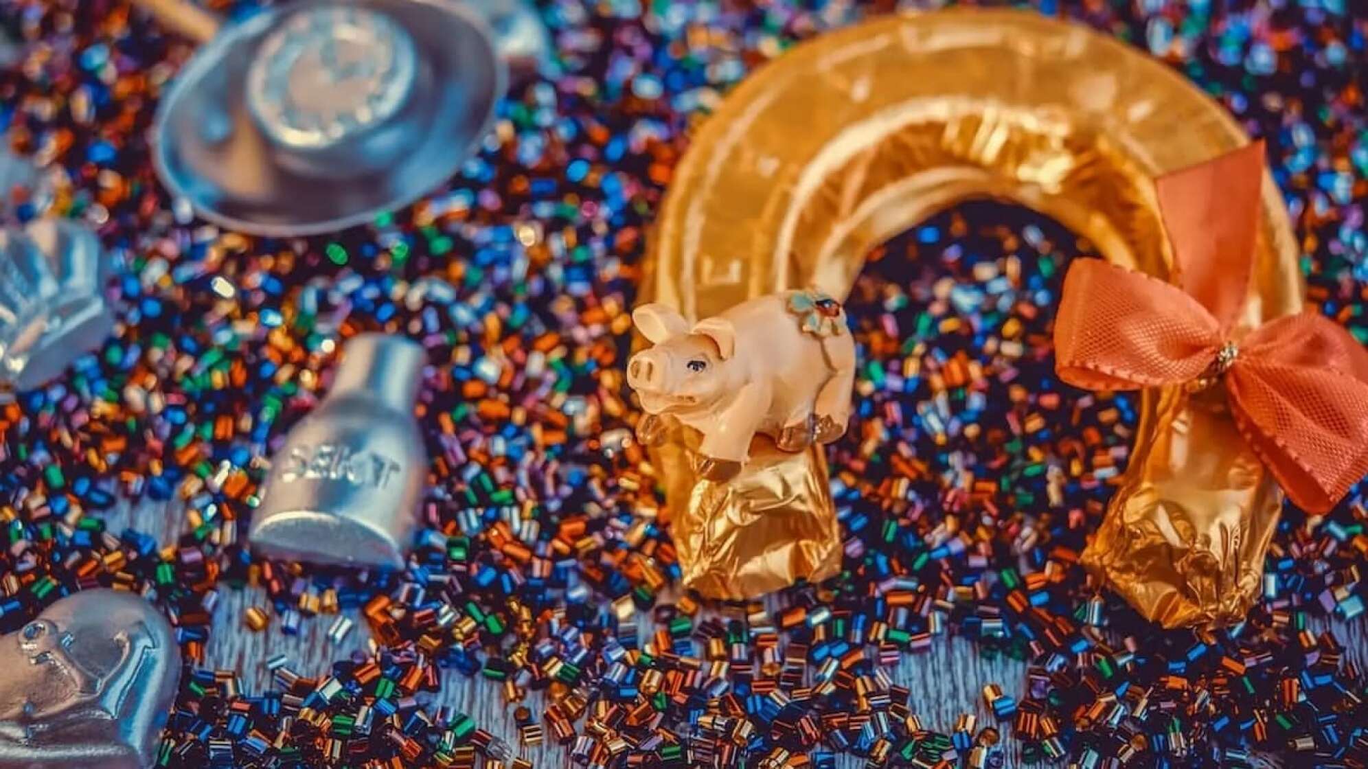 Wachsgießen zu Silvester: Figuren richtig deuten (3726)