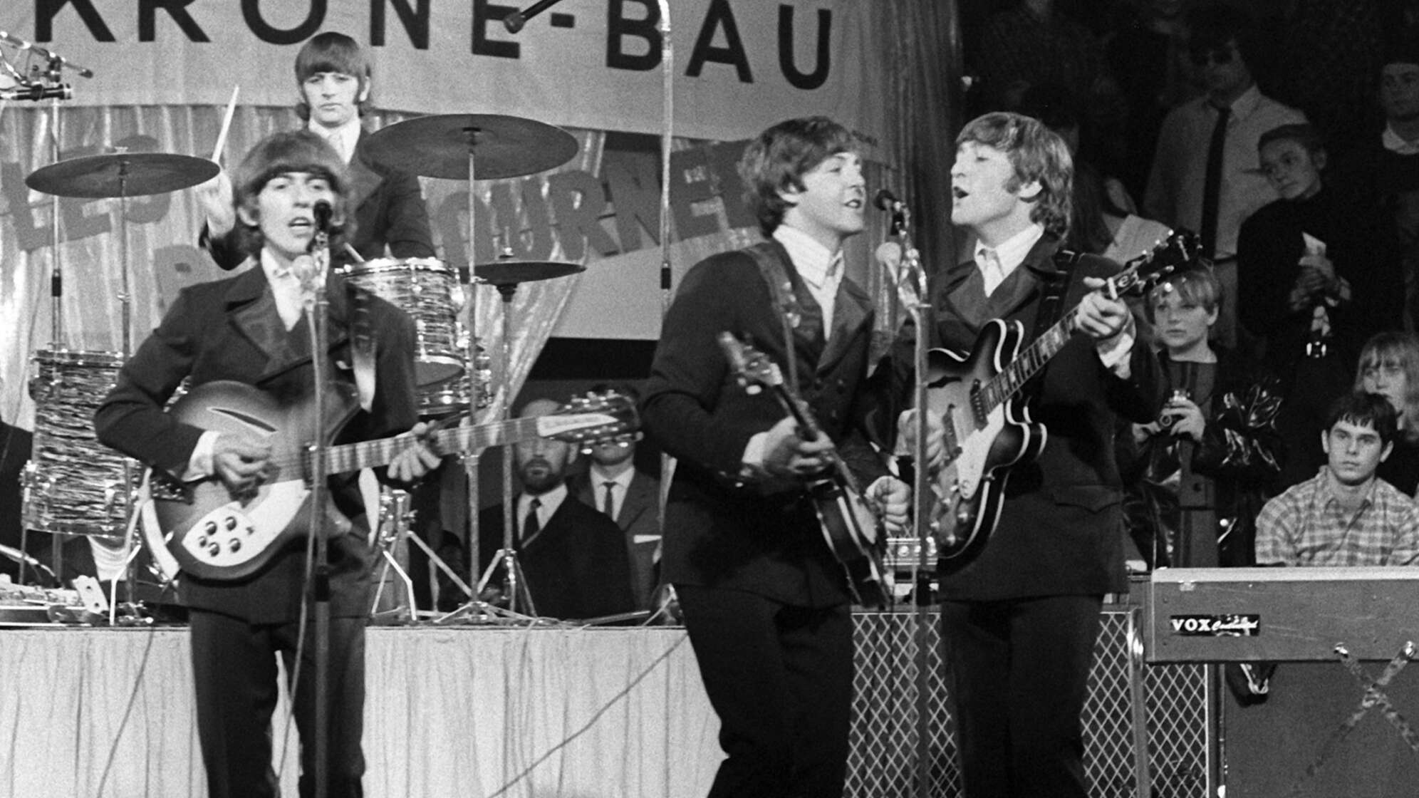 Die Beatles bei ihrem Konzert 1963 im Zirkus Krone München